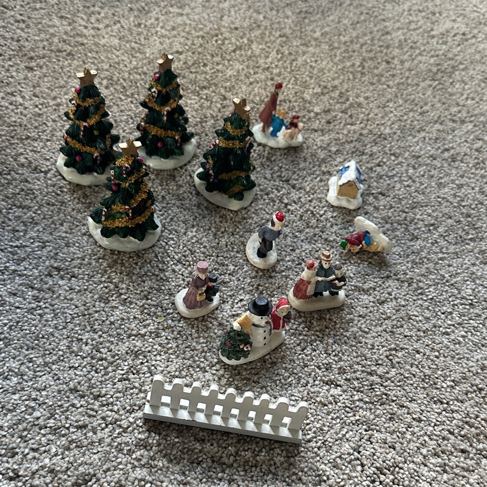 Christmas Village Figurine miniature Set with Trees